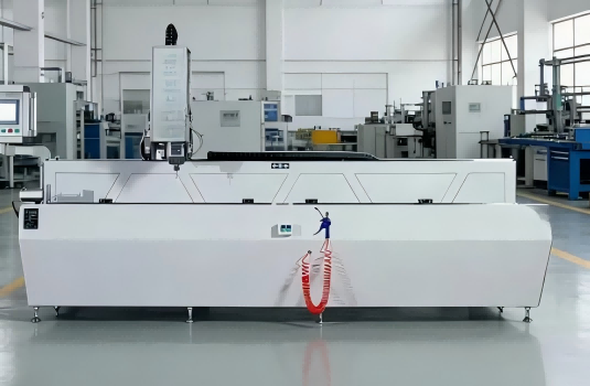 Frez końcowy CNC 3+2 osi do słupków aluminiowych o specjalnych kształtach | Maszyny do okien i ścian osłonowych