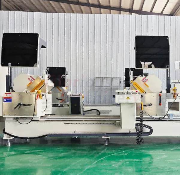 Wewnętrzna piła ukośna 550 CNC z mikrotolerancją