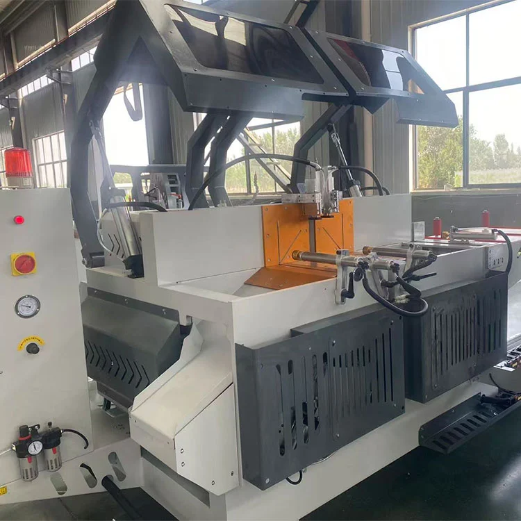 Automatyczna piła ukośna z podwójną głowicą CNC do aluminiowych drzwi okiennych
