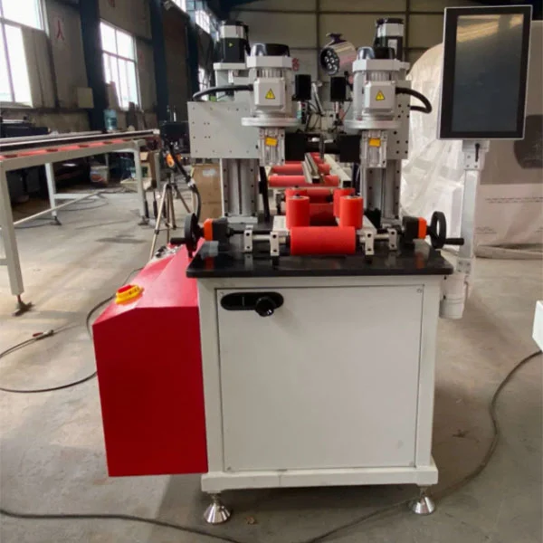 CNC aluminiowa maszyna do wstawiania radełkowania z przekładką termiczną