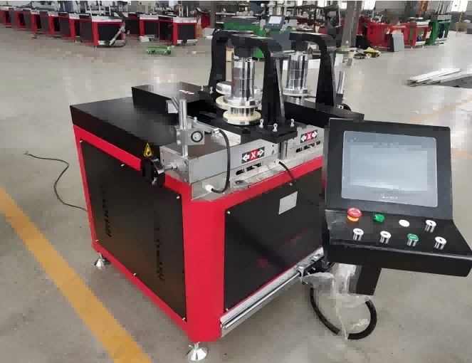 Wytrzymała maszyna do gięcia profili CNC do aluminium i PCV