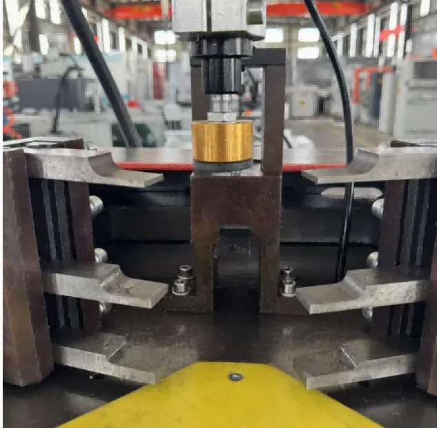 Wytrzymała aluminiowa maszyna do łączenia narożników o średnicy 140 mm