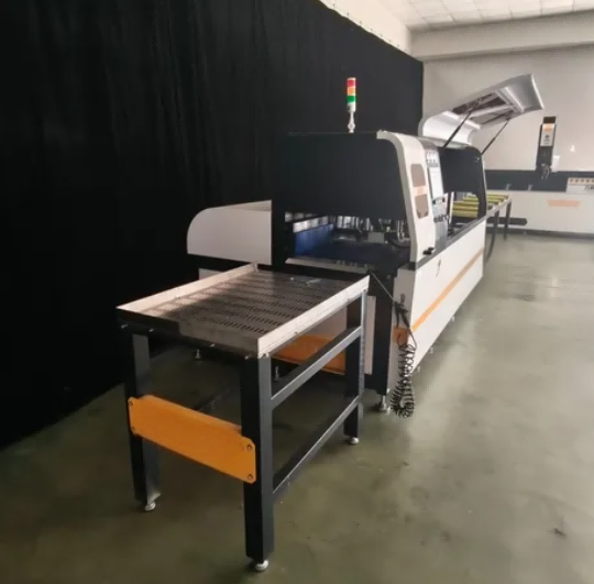 Ultraprecyzyjna piła tarczowa CNC do przemysłowych profili aluminiowych